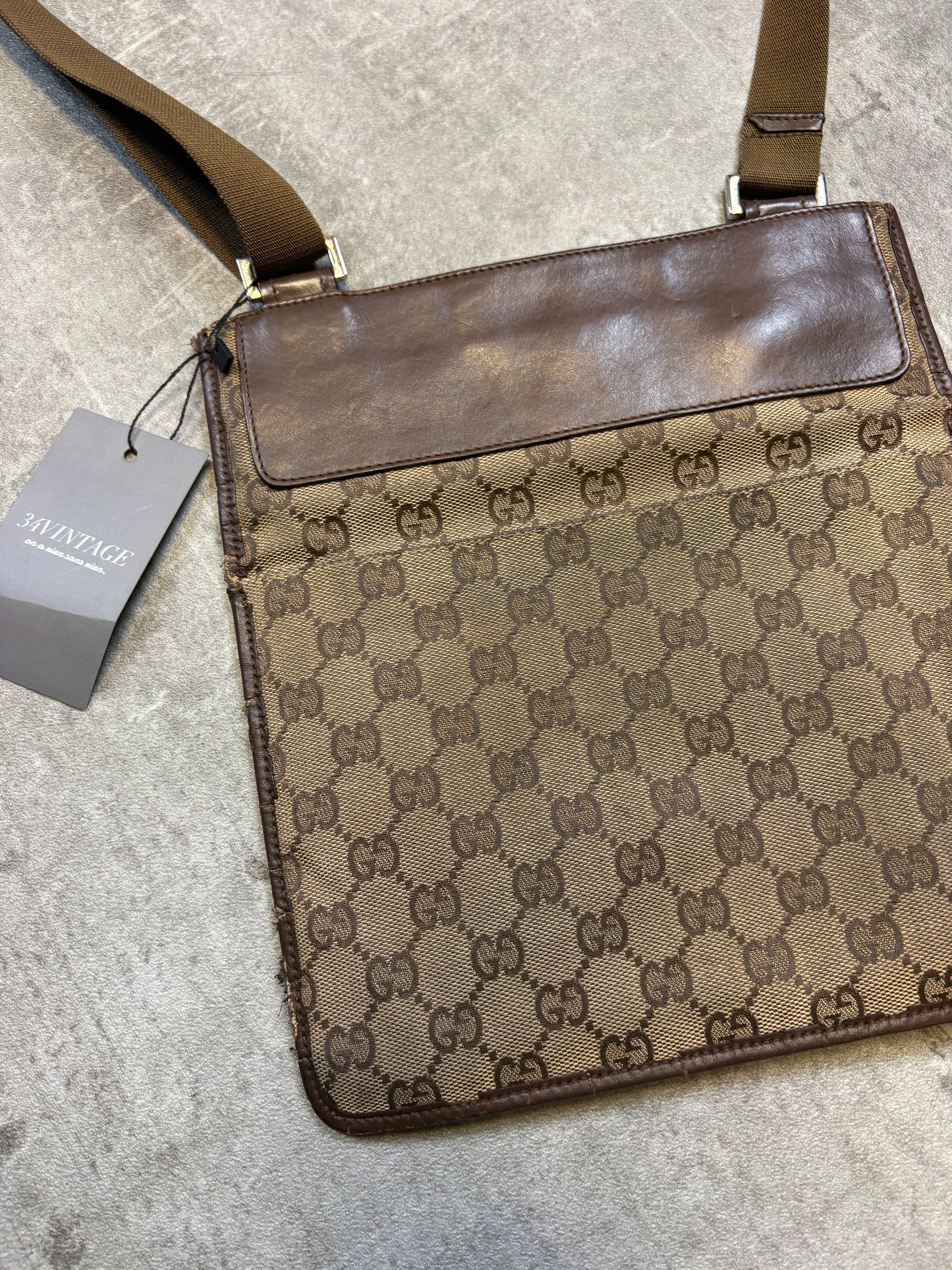 Gucci Monogramm Sling Bag