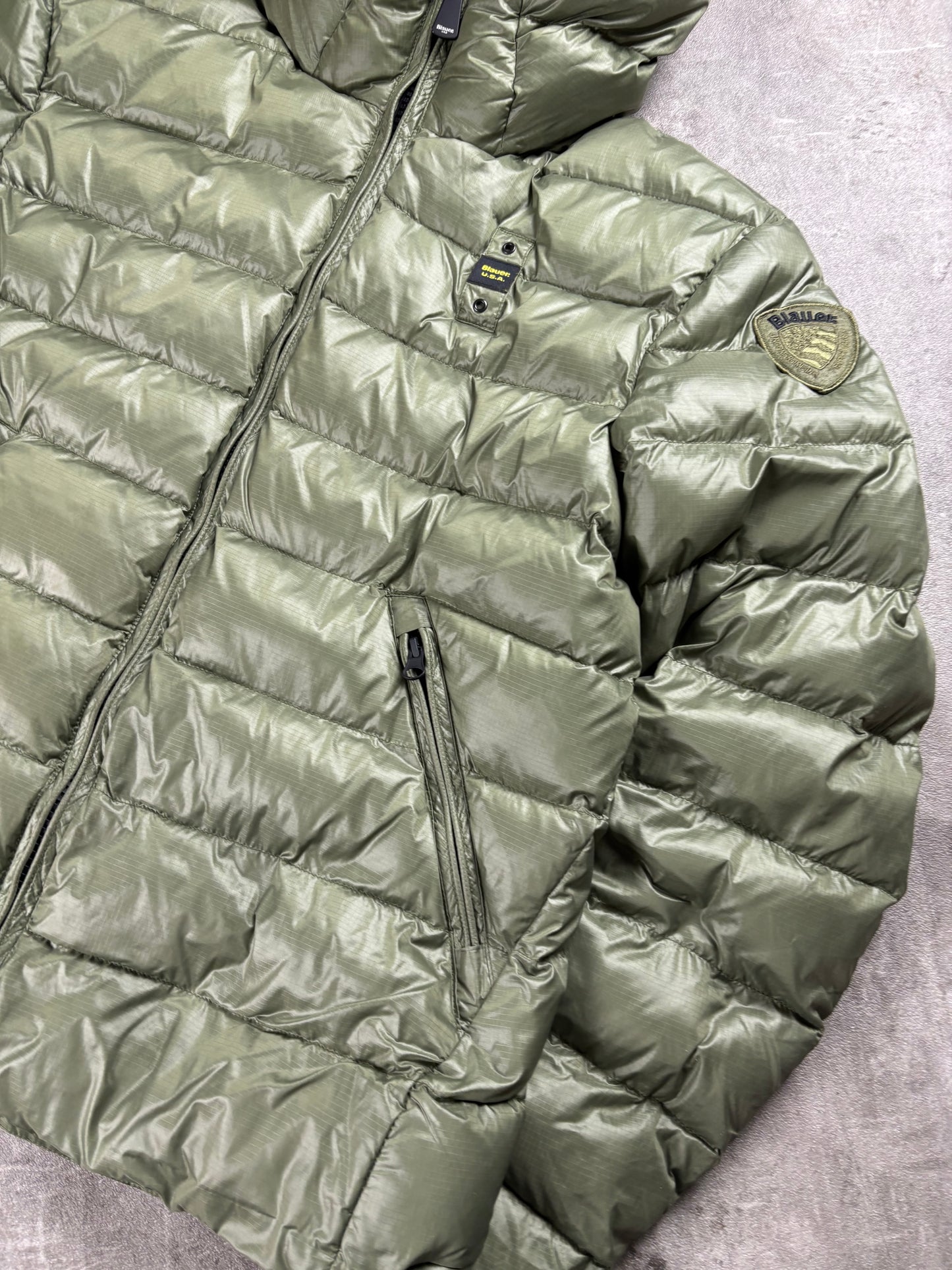 Blauer Puffer L