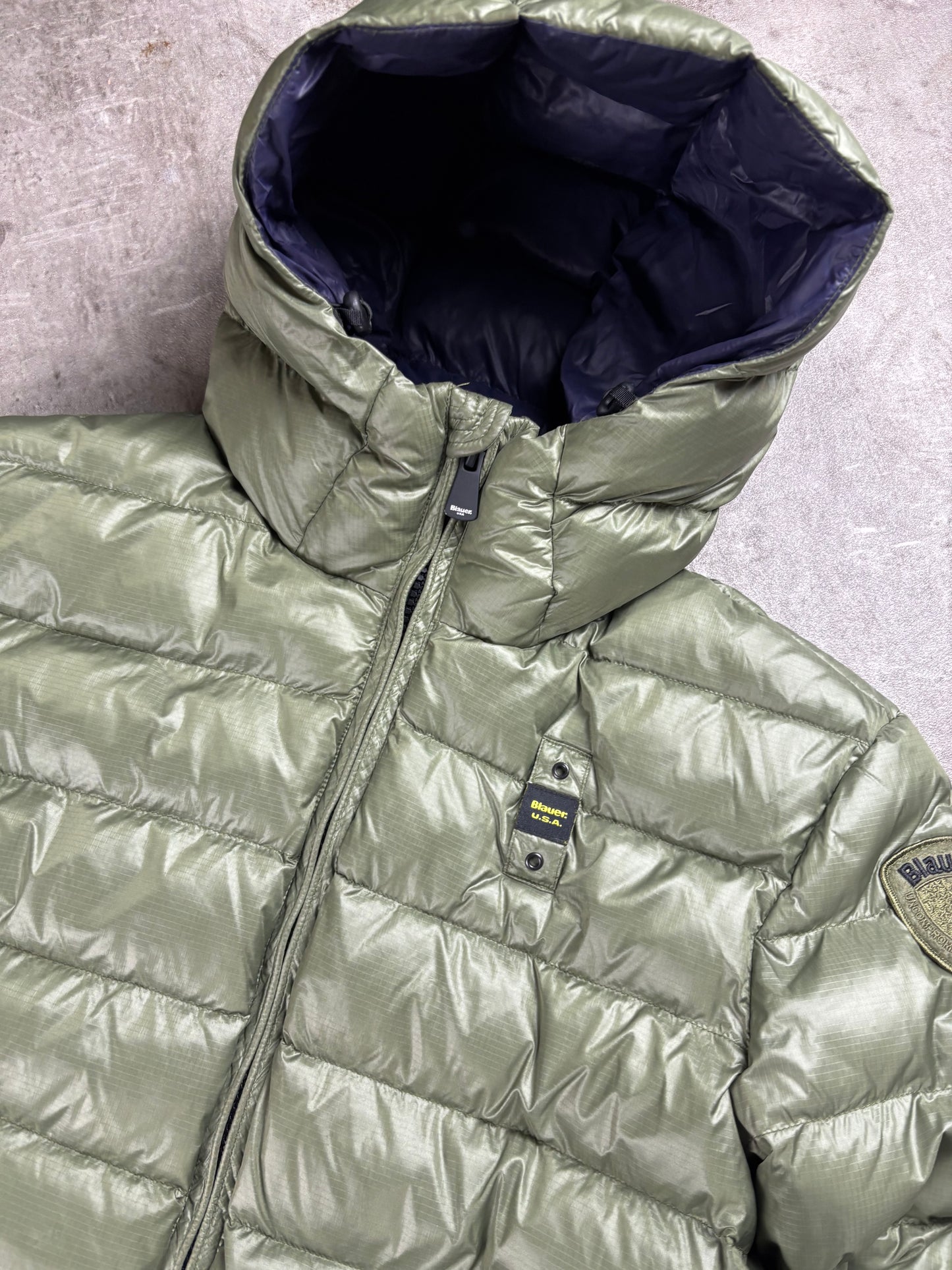 Blauer Puffer L