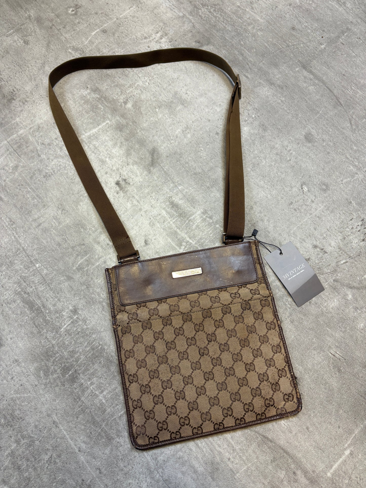 Gucci Monogramm Sling Bag