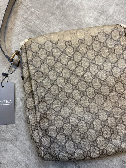Gucci Monogramm Sling Bag