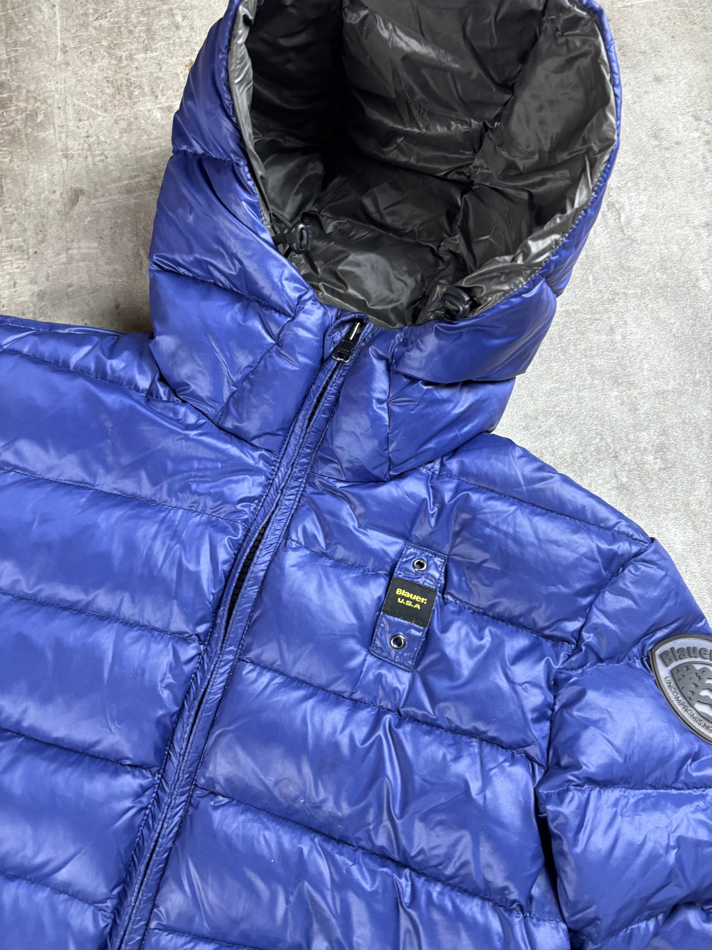 Blauer Puffer M