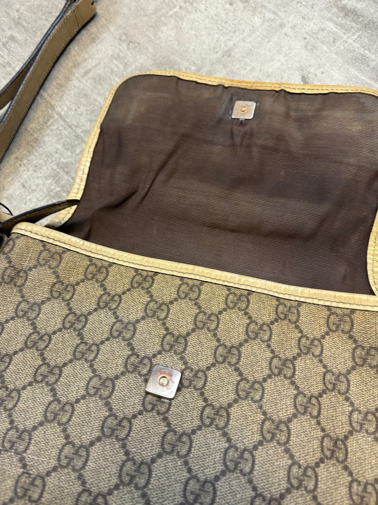 Gucci Monogramm Sling Bag