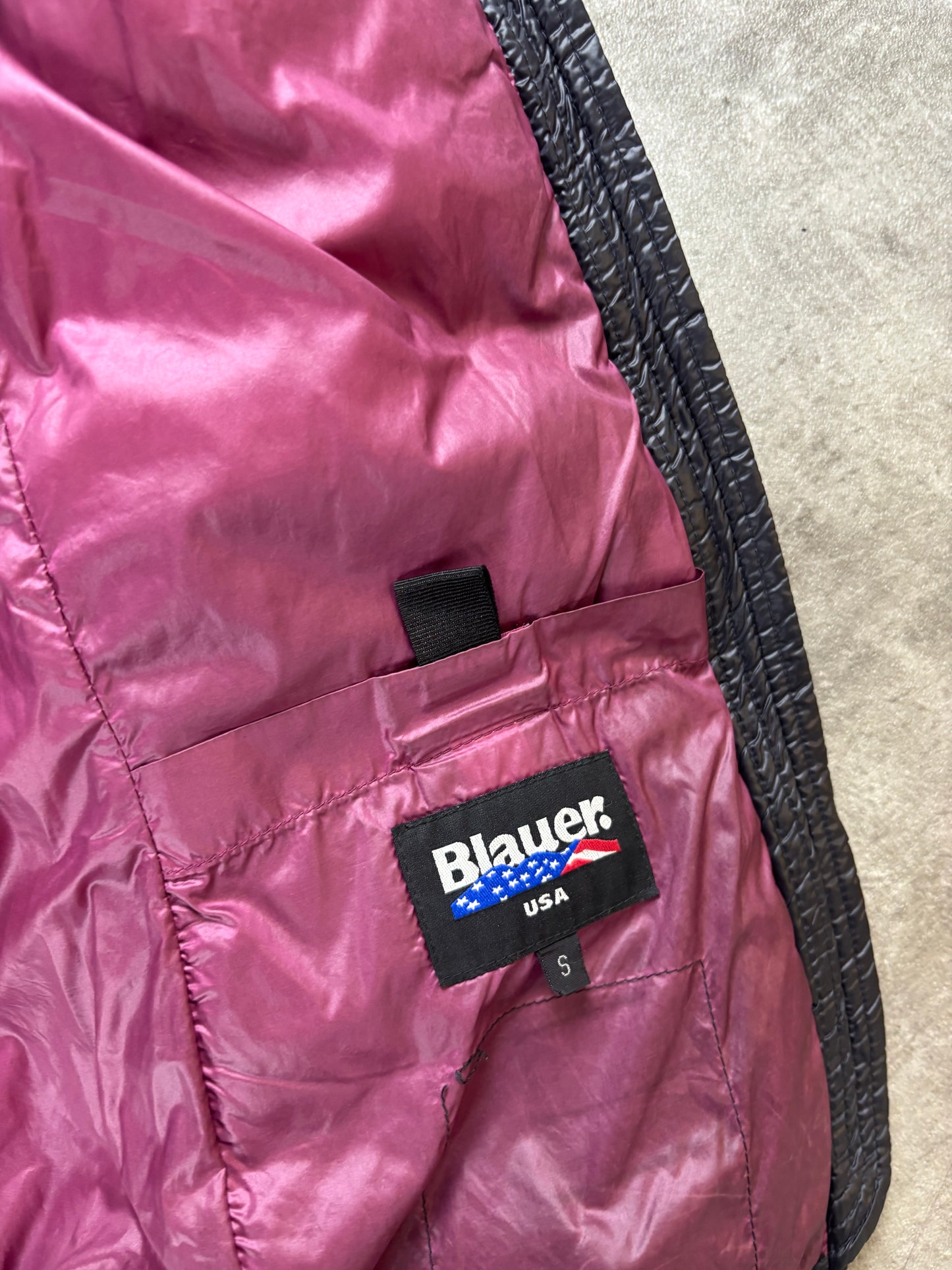 Blauer Puffer S