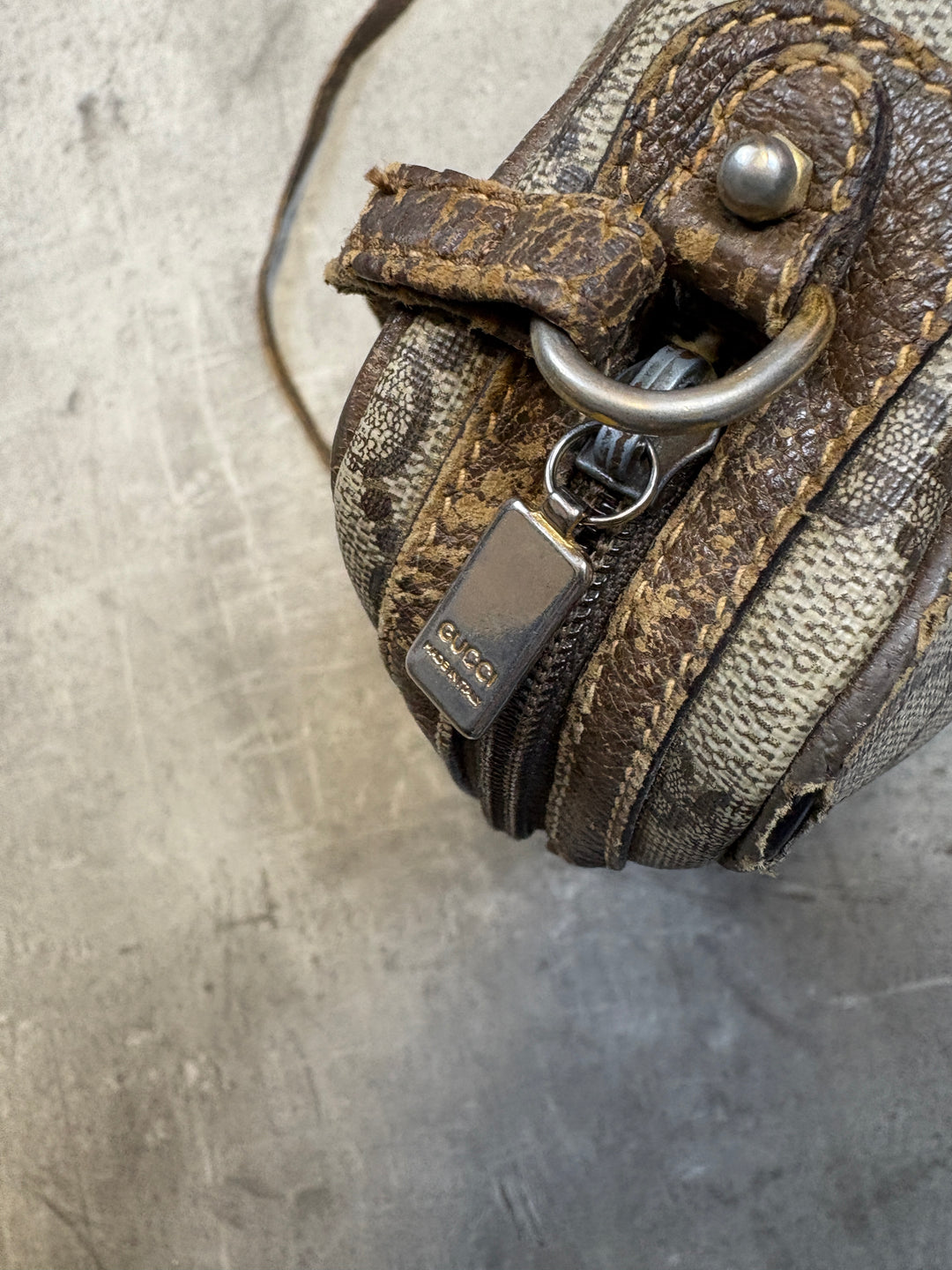 Gucci Monogramm Sling Bag