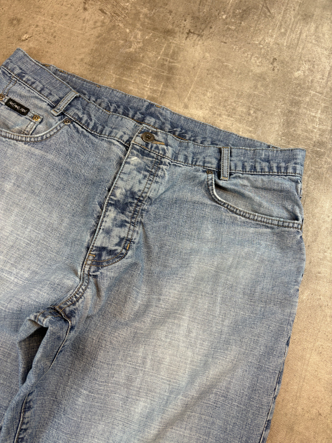 Yves Saint Laurent Straight Jeans M