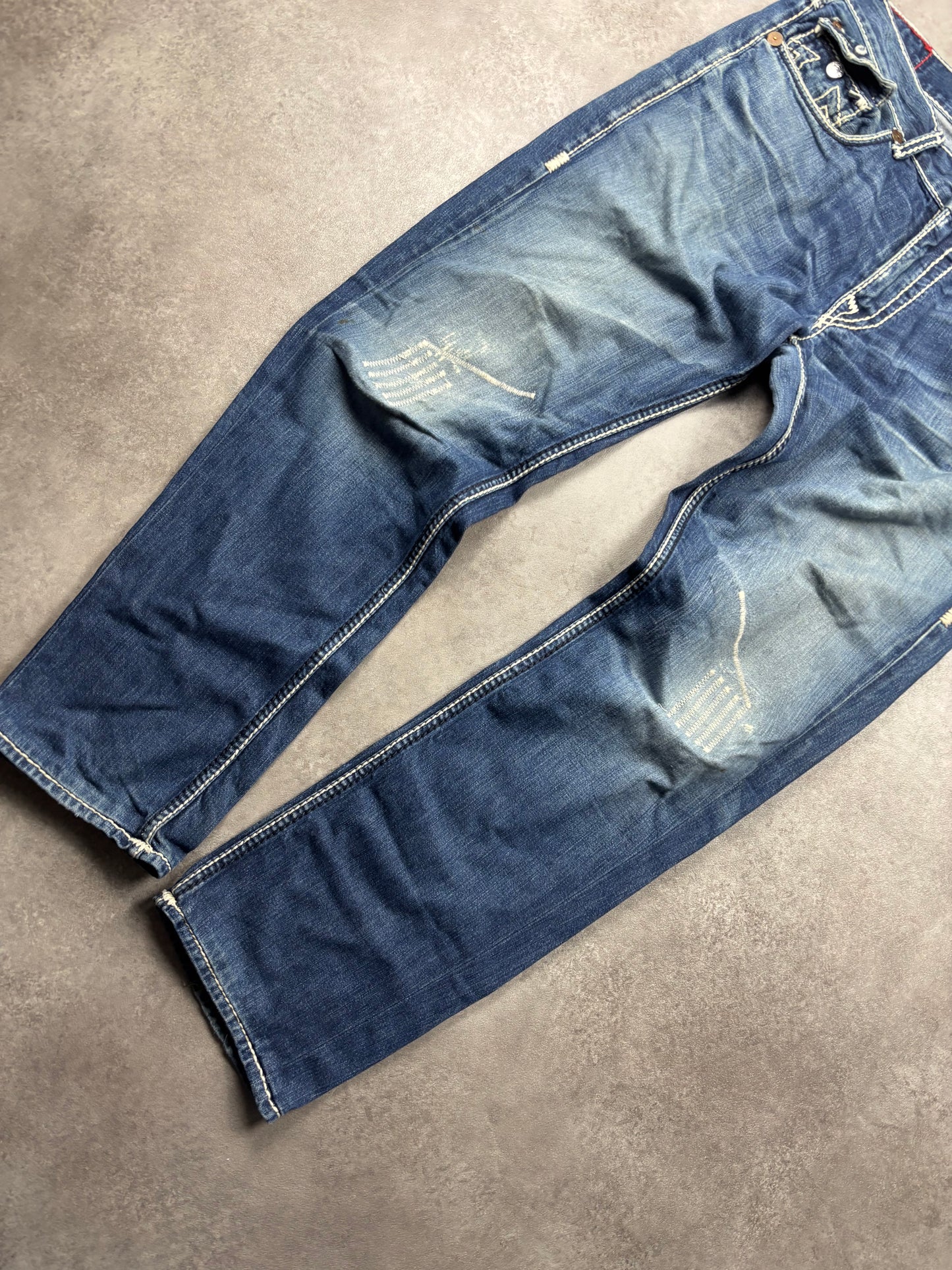 True Religion Straight Fit L