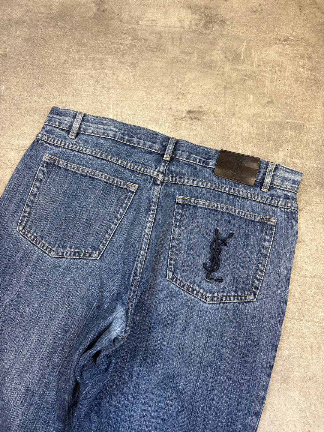 Yves Saint Laurent Straight Jeans M
