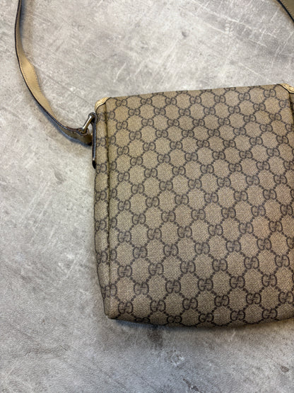 Gucci Monogramm Sling Bag