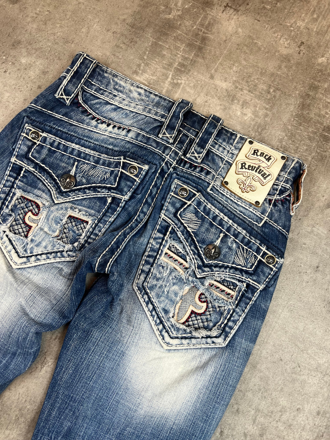 Rock Revival Straight Jeans | 27 | XS