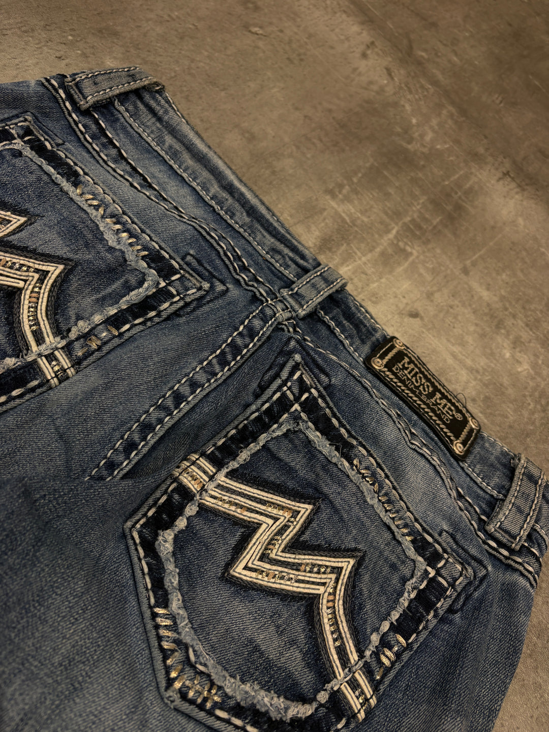 Miss Me Low Waist Bootcut Jeans M | 28