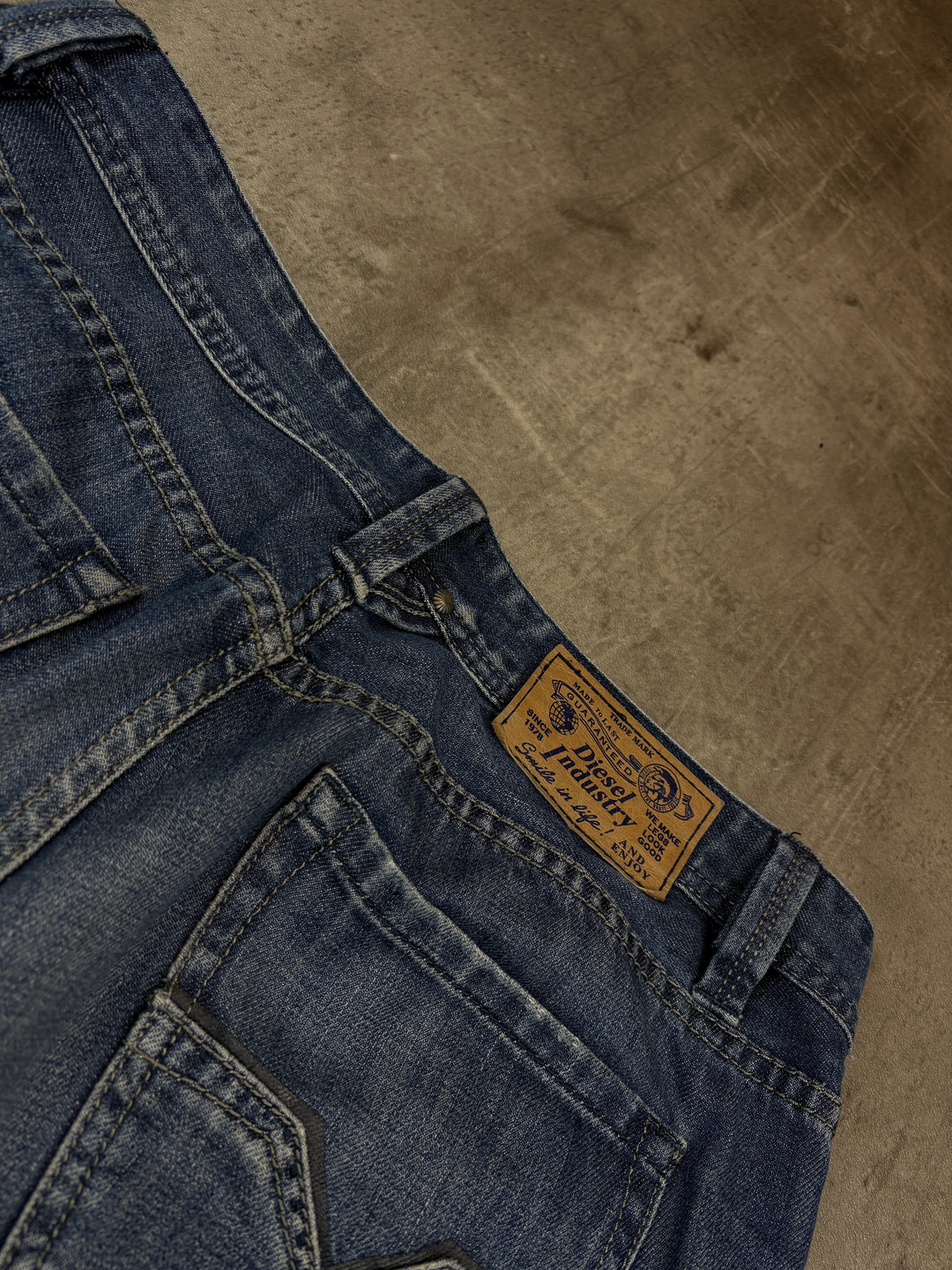 Diesel Straight Jeans L | 32