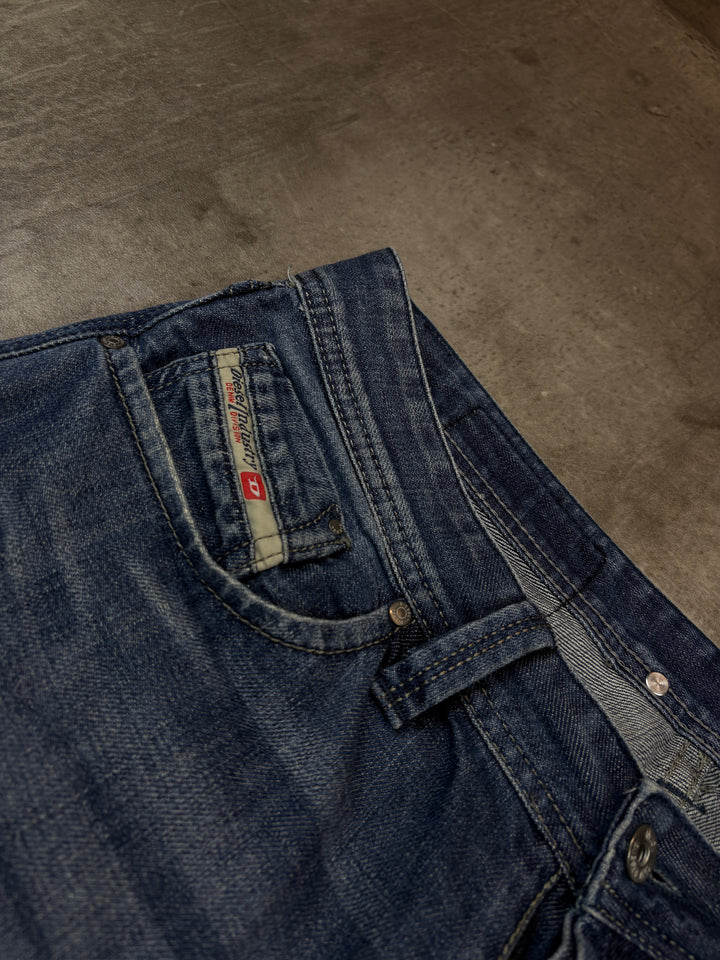 Diesel Straight Jeans L | 32