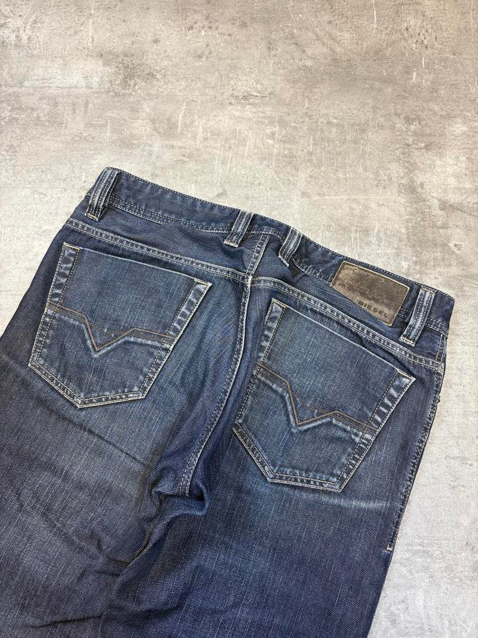 Diesel Straight Jeans (M)